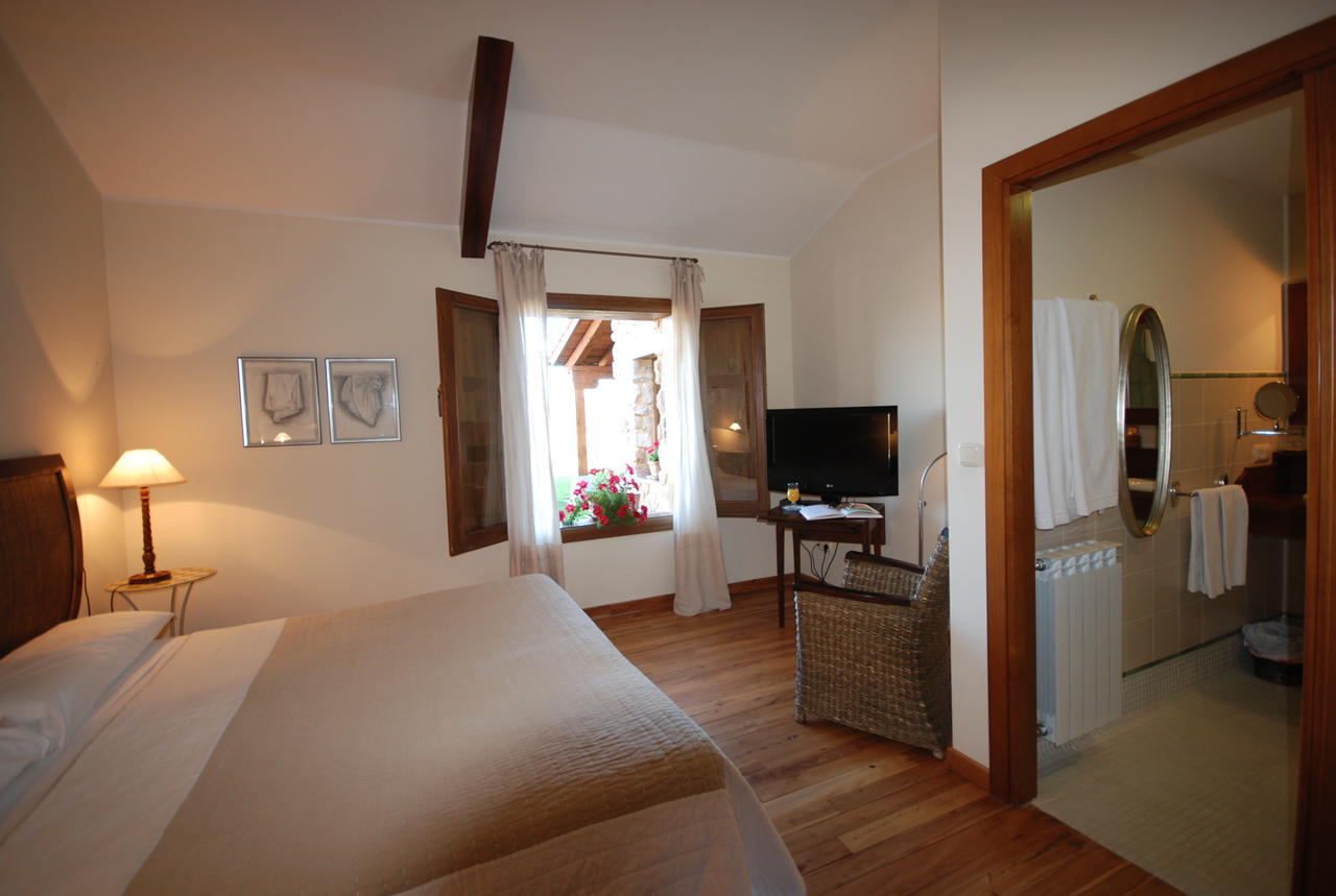 Hotel Del Verde Al Amarillo Penasrubias de Piron 外观 照片