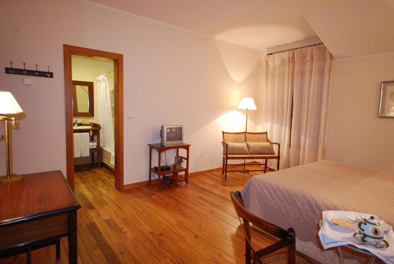 Hotel Del Verde Al Amarillo Penasrubias de Piron 外观 照片